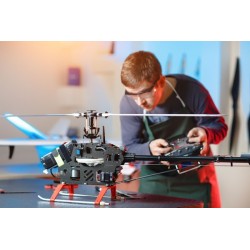 Aufbau, Einstellen, Einfliegen (Elektro- und Turbinen-Heli)